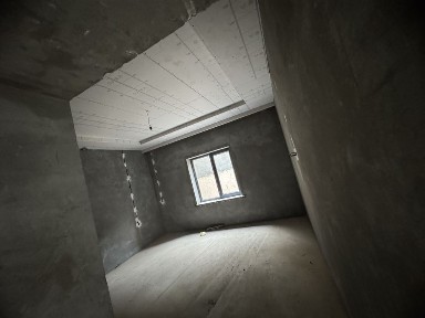 киров хокимият орка томонида 2сотих 8хона +падвал учасктка