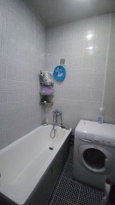 Uy sotiladi. Kirib yashash holatida.