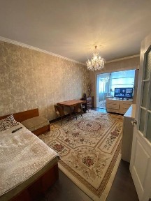 Юнусабад 17 1 комнатная 5 этаж 5 этажка