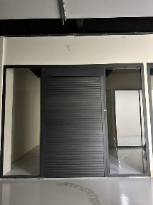 Ibn Sino savdo Markazi 3 chi etaj dokon sotiladi