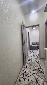 Продаётся квартира 7 квартал Чиланзар, 1этаж 2ком переделанная в 3ком