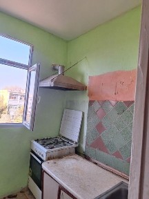 Uy sotiladi Qarshi shaxar 6mn 4etaj 1xonali uy