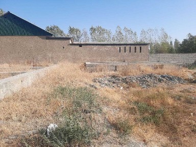 5 хонали атрофи тўллиқ ўралган уй оғил айвони билан сотилади