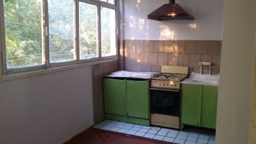 Qarshi shahar viloyat pirakiraturasi yonida