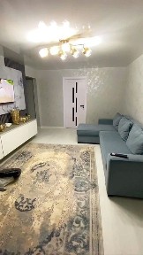 Мирабадский район продаётся двухкомнатная кирпич балкон 2х6 метра