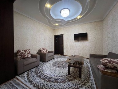 Мдаетчя на Аския базар большая просторная квартира