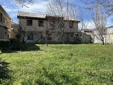 Дом в элитном районе бедный поселок