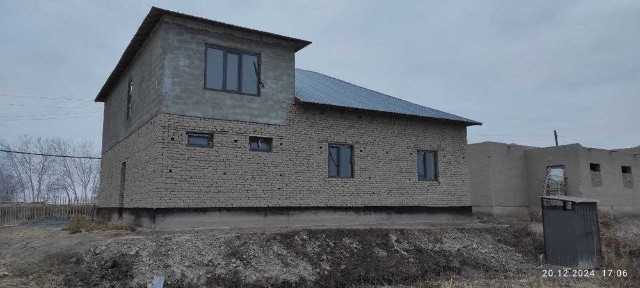 Uy satiladi Karaozek rayoni