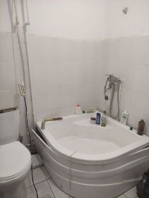 Квартирага берилади, 1 хонали уй 5 млн сум Срочна сотилади.