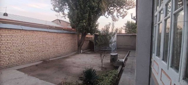 Hovli sotiladi 4.2 sotix