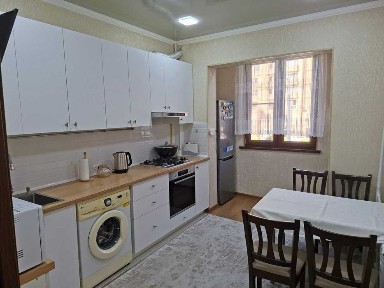 СРОЧНО 4 комнатная квартира ор-р Бадамзар, с ремонтом и парковкой