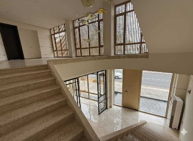 Сдается отдельно стоящие здание 330м2 Яккасарайском районе SH83