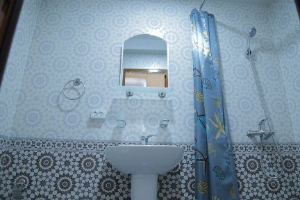 Ijaraga Hostel talaba qizlar uchun. Eski shaharda.