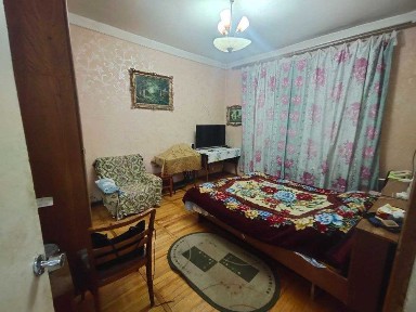 Срочно продаю квартиру по улице Садык Азимова 2/4/4 Площадь 82м2 