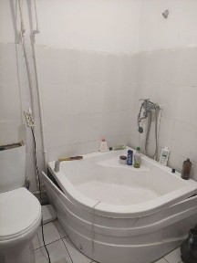 Квартирага берилади, 1 хонали уй 10 млн сум Срочна сотилади.