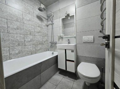 Фархадский базар 3/4/4 евро рем Чиланзар 13 квартал квартира продаётся