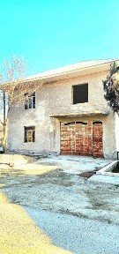 Xovli 6 sotix sotiladi