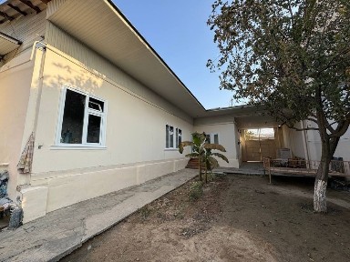 ДОРМОНДА ховли сотилади янги хает кучасида 24 автобус охир. 35.000