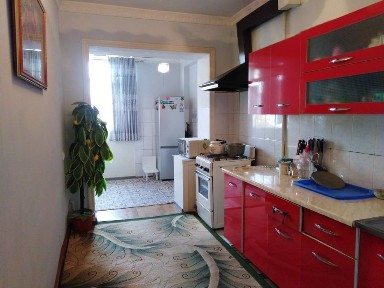 3 xonali uy sotiladi