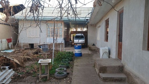 Уй сотилади Паркент тумани Самсарак махалласида