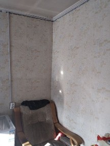 СВОЯ. продам 1 ком 3 этаж. Дукент Ангрен. О́тличное место. Свежий воз