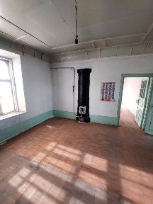 Uy sotiladi, suv svet bor