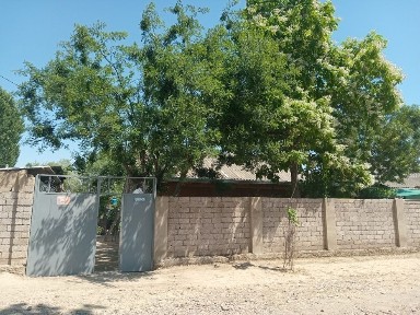 Продаётся дом в сельской местности. Уй сотилади Бука туманида.