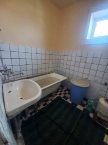 Qarshi shahri markazidan ikki xonalik kvartira tezda sotiladi