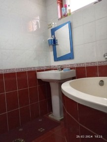 Kogon shahrida 3 xonali uy sotiladi