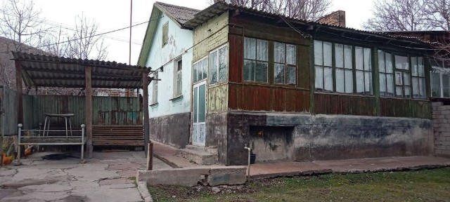 Kottej sotiladi, Angrenda