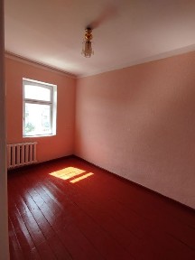 Зангиота туманида 3 хонали квартира ижарага берилади. Арзон. Срочно.