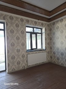 Асакада деу олдида 5.5 сотих 6 хона хама шароит бор газ сув светна