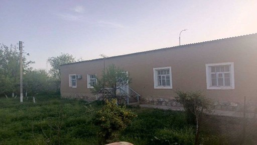 7 xonadan iborat xonadon sotiladi