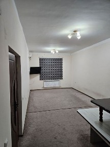 Срочна, Без маклер 2 этаж, 3 хоналик квартира сотилади. Термиз шахри.