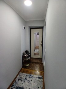 2й этаж, мебилированая, не угловая.