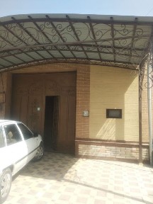 6 sotihli hovli uy sotiladi