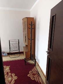 Roshshada 7 etajkada 3 xonali kivartira ijaraga beriladi