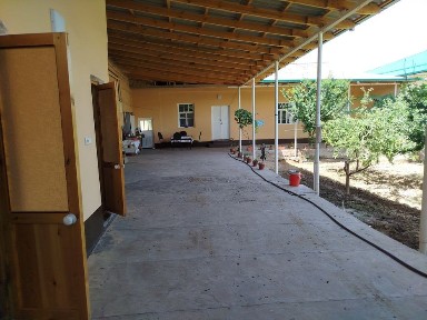 Uy sotiladi sharoitlari yahshi