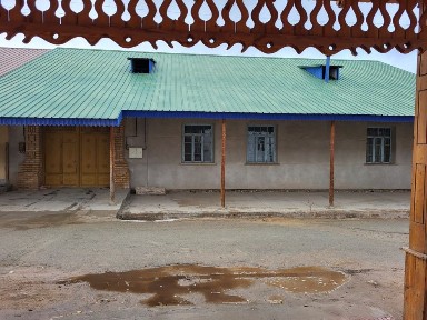 Турткуль шахар марказида жой сотилади