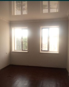 Srochna Uy sotiladi 3 etajli dom.