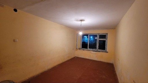 Srochna 1 xonali uy sotiladi