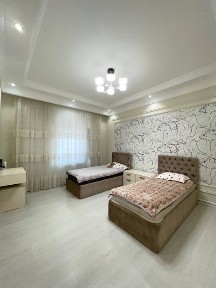 Замона тўйхонаси рўпарасида 150кв 5та хона дуплекс сотилади