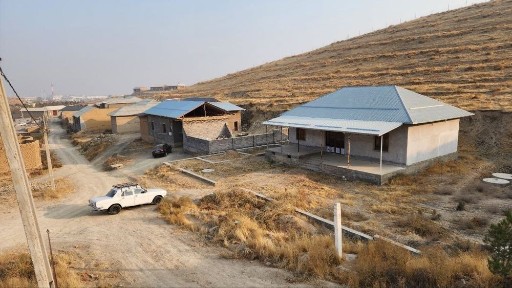 Жиззах шахар Навруз махалласида жойлашган 5 сутих ховли сотилади