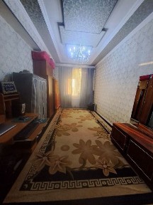 Навоий шахрида 3 хоналик ( 115 кв. м.) квартира сотувда