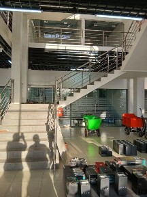 В доль кольцевой дороги 3-этажное здание с грузовым лифтом 1785кв. м.