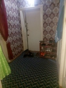 Uyda kvarterant turadi buyumlarini olib ketadi