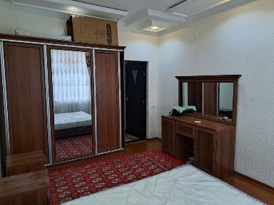 Продам квартиру на против сентир банка