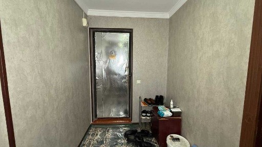 Киргили Вилоят Шифохонаси 5 қаватда 3хонали квартира сотилади.ID: 1567