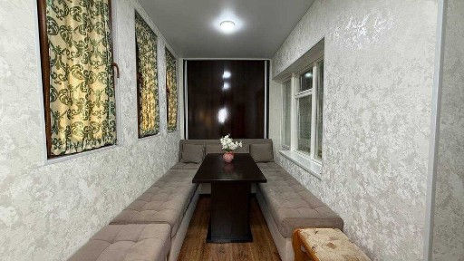 Шахар маркази Халқ банки 4 қаватдв 3 хонали квартира сотилади. ID:1562