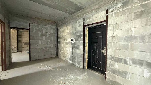 Шахар маркази 2-мактаб 8 қаватдв 3 хонали квартира сотилади. ID: 1554